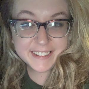 Meet your Posher, Katelyn